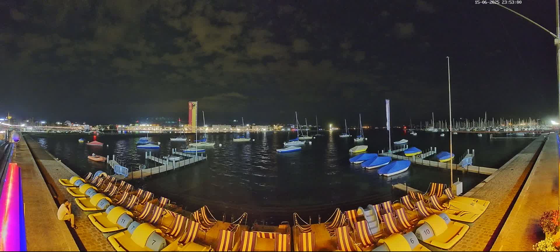 Lake Geneva & (Lac Leman) Coast & Geneve City Les Corsaires Live Cam - Eaux -Vives, Genève, Geneva, Switzerland
