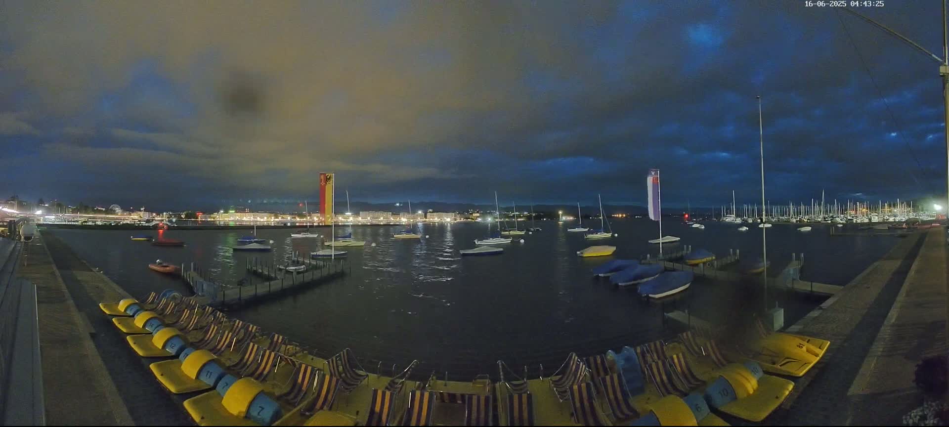 Lake Geneva & (Lac Leman) Coast & Geneve City Les Corsaires Live Cam - Eaux -Vives, Genève, Geneva, Switzerland