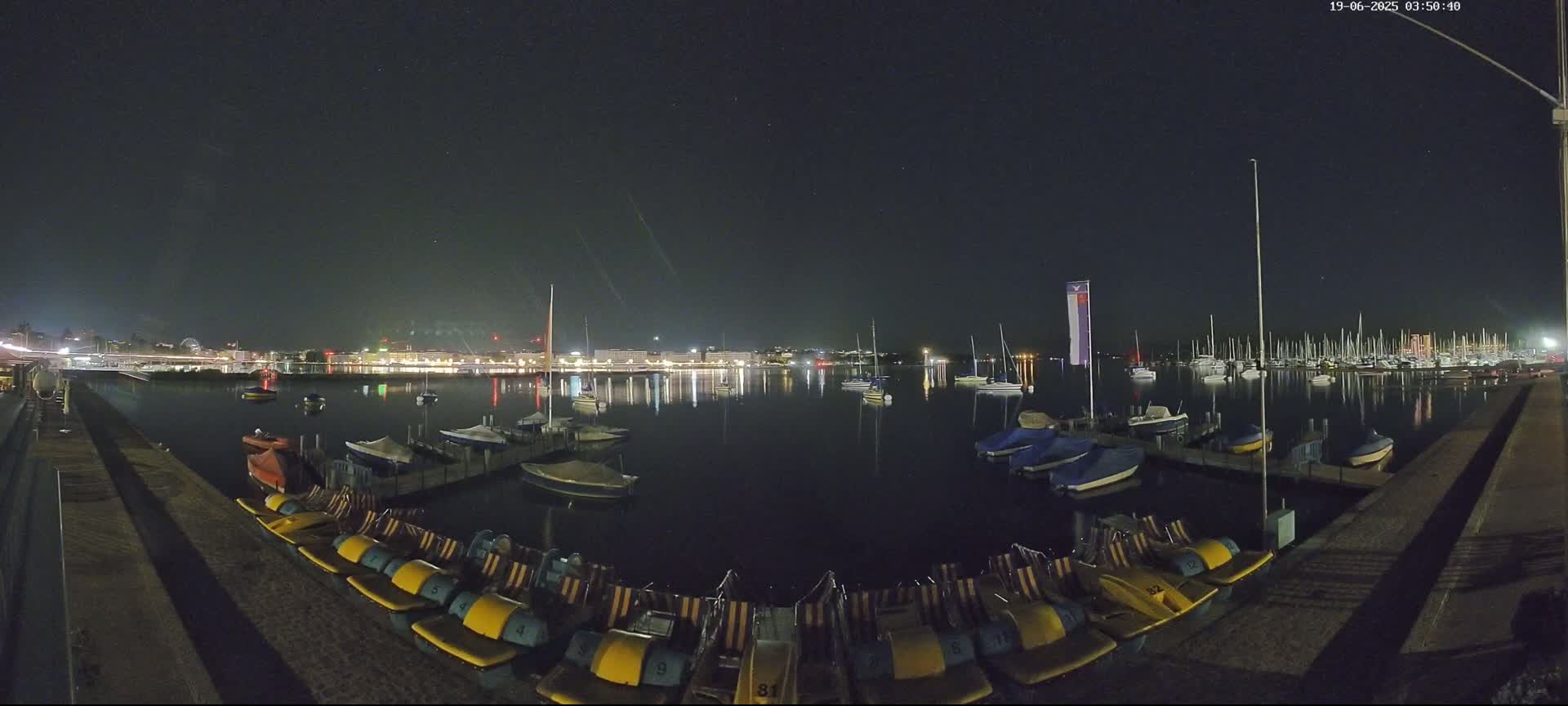 Lake Geneva & (Lac Leman) Coast & Geneve City Les Corsaires Live Cam - Eaux -Vives, Genève, Geneva, Switzerland