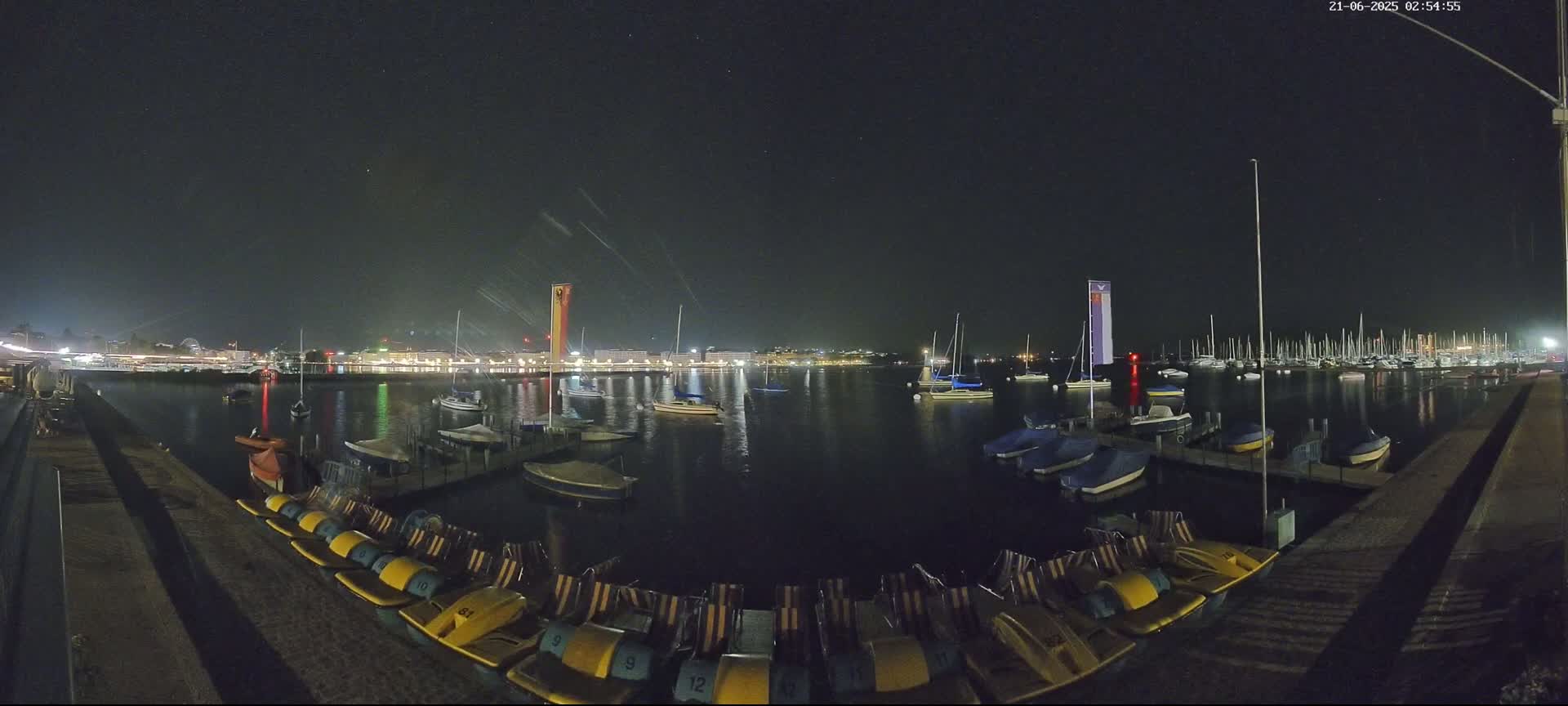 Lake Geneva & (Lac Leman) Coast & Geneve City Les Corsaires Live Cam - Eaux -Vives, Genève, Geneva, Switzerland