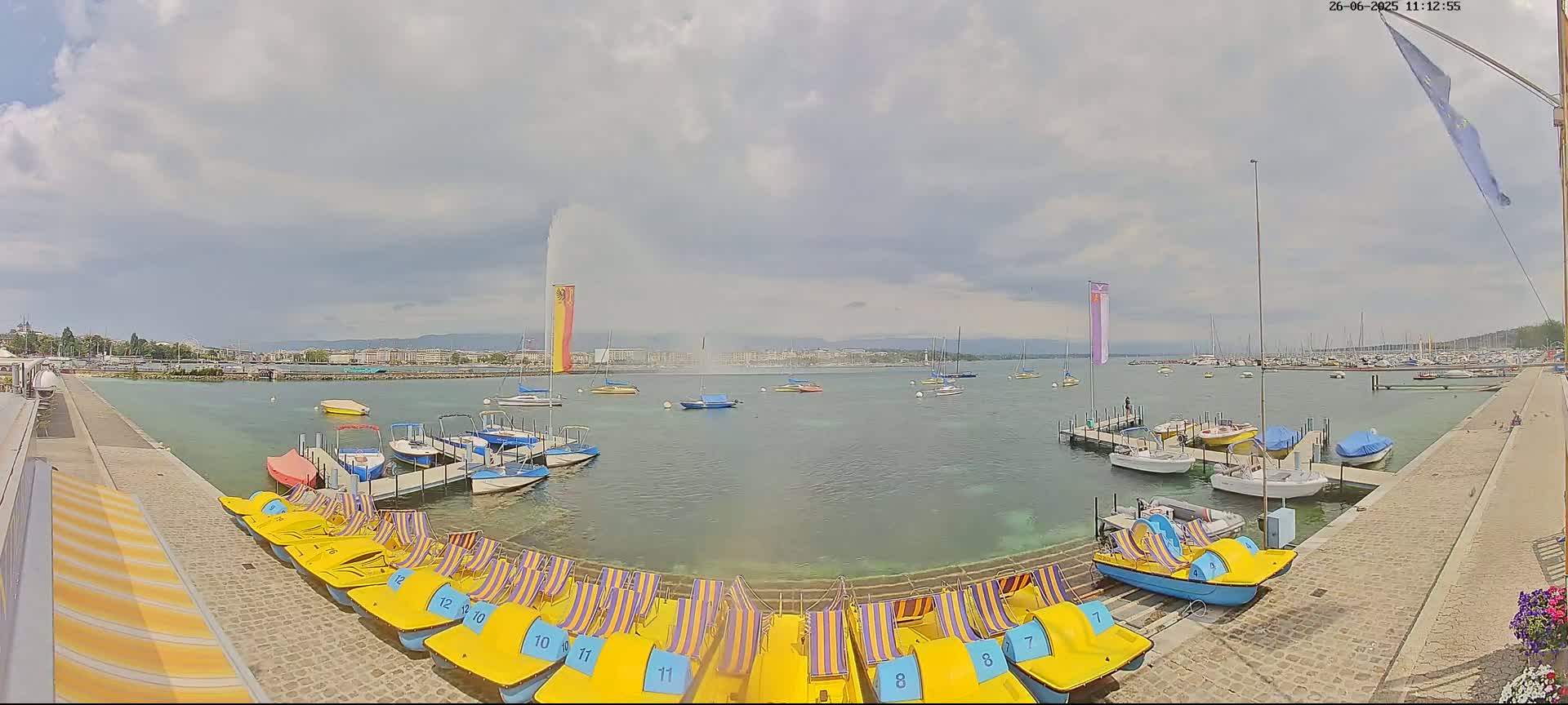 Lake Geneva & (Lac Leman) Coast & Geneve City Les Corsaires Live Cam - Eaux -Vives, Genève, Geneva, Switzerland