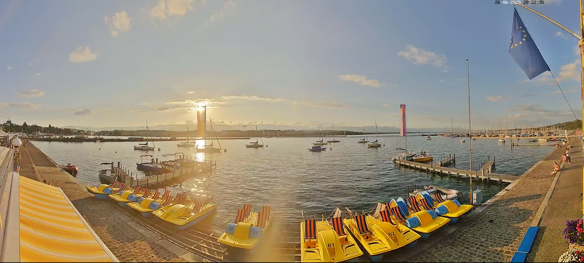 Lake Geneva & (Lac Leman) Coast & Geneve City Les Corsaires Live Cam - Eaux -Vives, Genève, Geneva, Switzerland