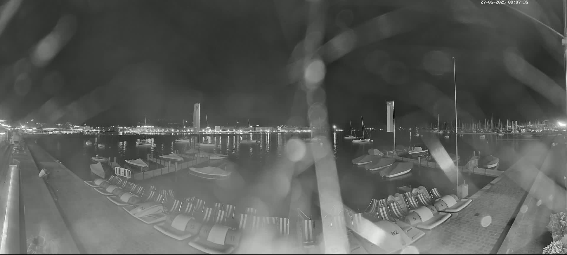 Lake Geneva & (Lac Leman) Coast & Geneve City Les Corsaires Live Cam - Eaux -Vives, Genève, Geneva, Switzerland