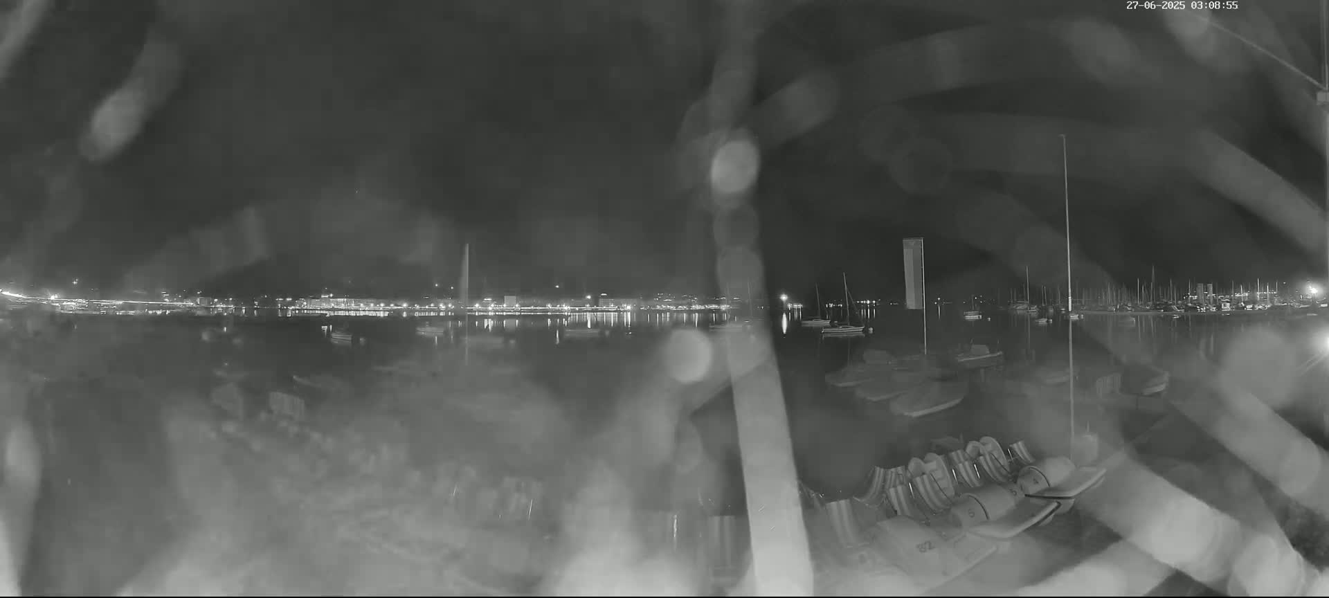 Lake Geneva & (Lac Leman) Coast & Geneve City Les Corsaires Live Cam - Eaux -Vives, Genève, Geneva, Switzerland
