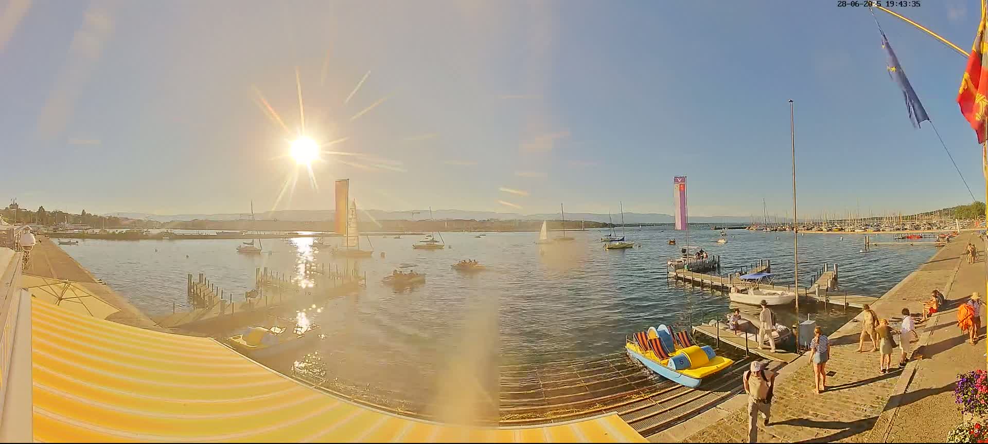Lake Geneva & (Lac Leman) Coast & Geneve City Les Corsaires Live Cam - Eaux -Vives, Genève, Geneva, Switzerland