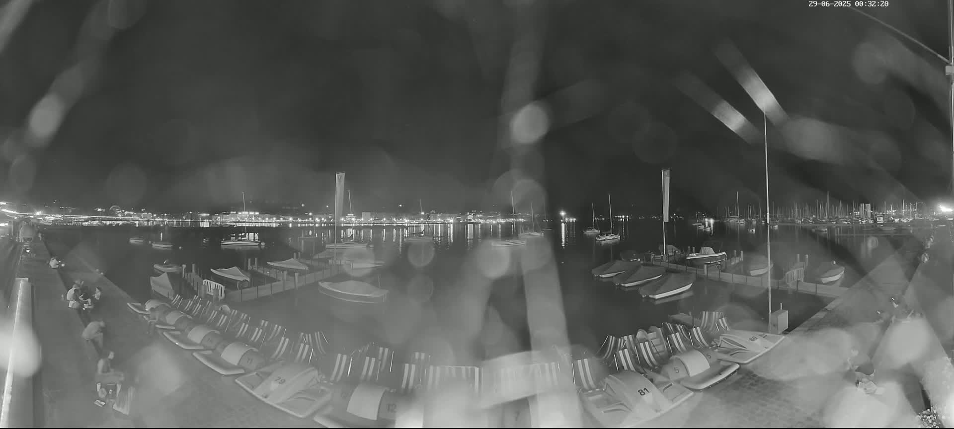 Lake Geneva & (Lac Leman) Coast & Geneve City Les Corsaires Live Cam - Eaux -Vives, Genève, Geneva, Switzerland