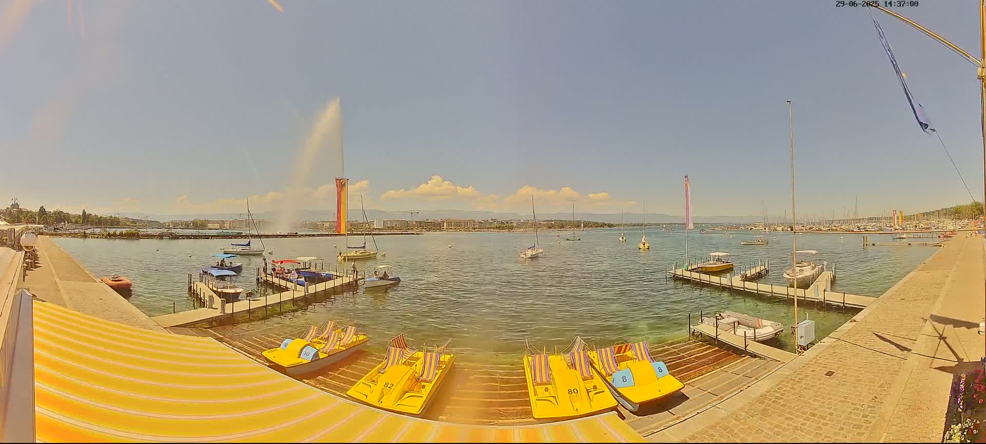 Lake Geneva & (Lac Leman) Coast & Geneve City Les Corsaires Live Cam - Eaux -Vives, Genève, Geneva, Switzerland