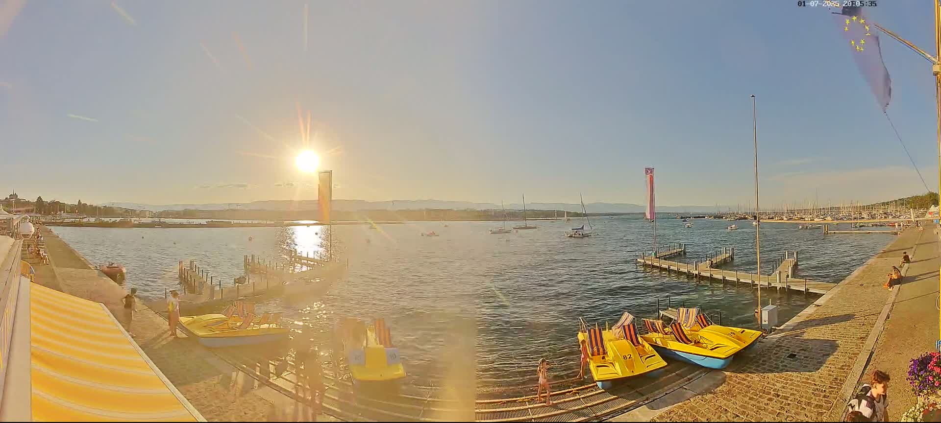 Lake Geneva & (Lac Leman) Coast & Geneve City Les Corsaires Live Cam - Eaux -Vives, Genève, Geneva, Switzerland