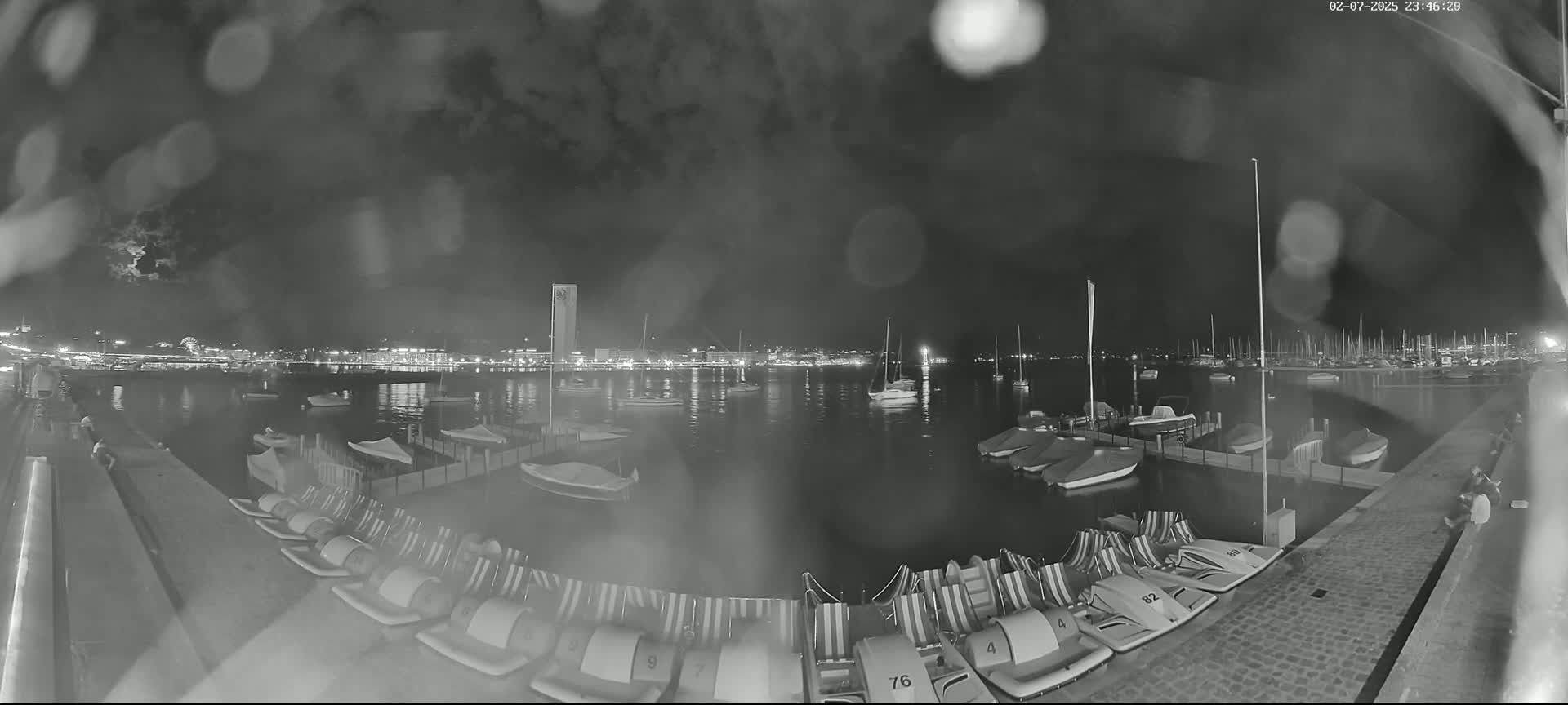 Lake Geneva & (Lac Leman) Coast & Geneve City Les Corsaires Live Cam - Eaux -Vives, Genève, Geneva, Switzerland