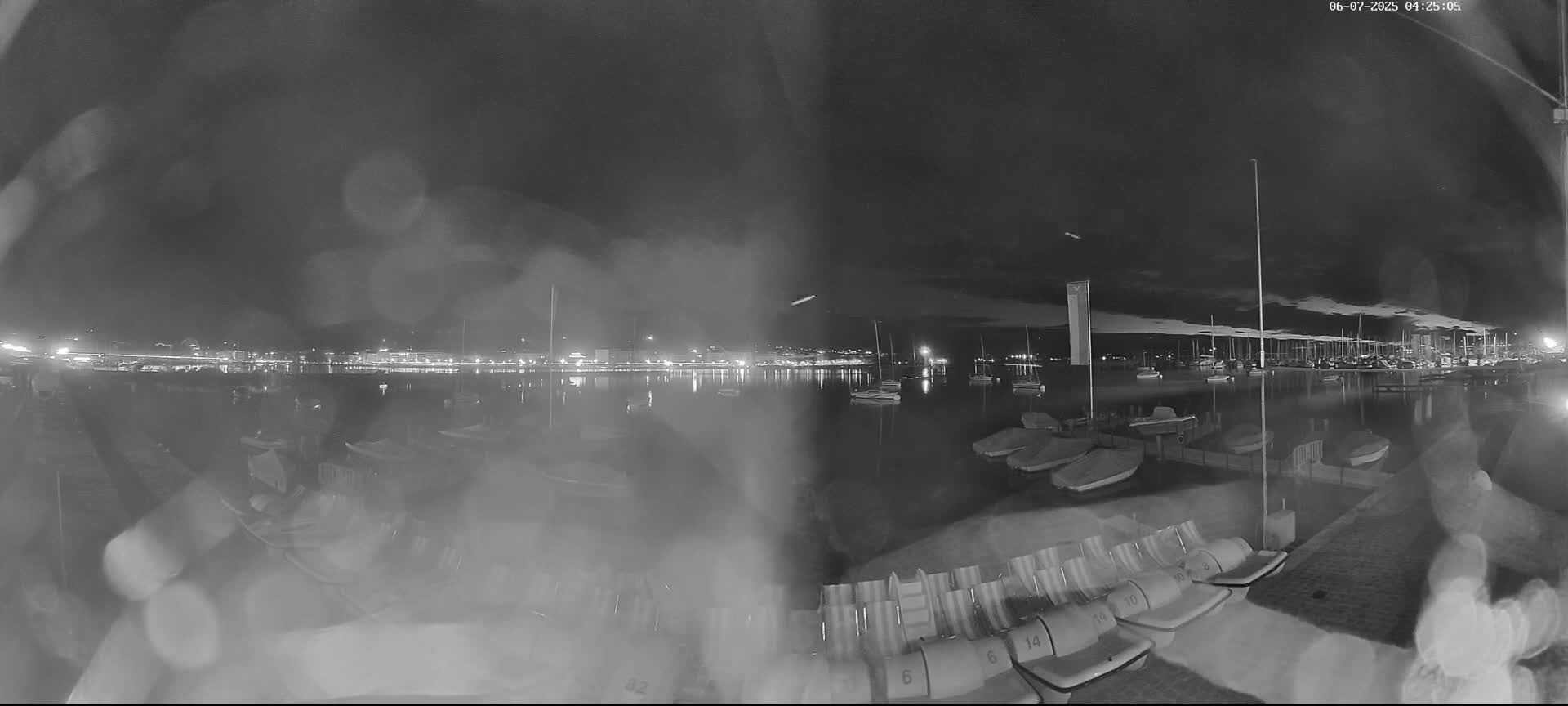 Lake Geneva & (Lac Leman) Coast & Geneve City Les Corsaires Live Cam - Eaux -Vives, Genève, Geneva, Switzerland