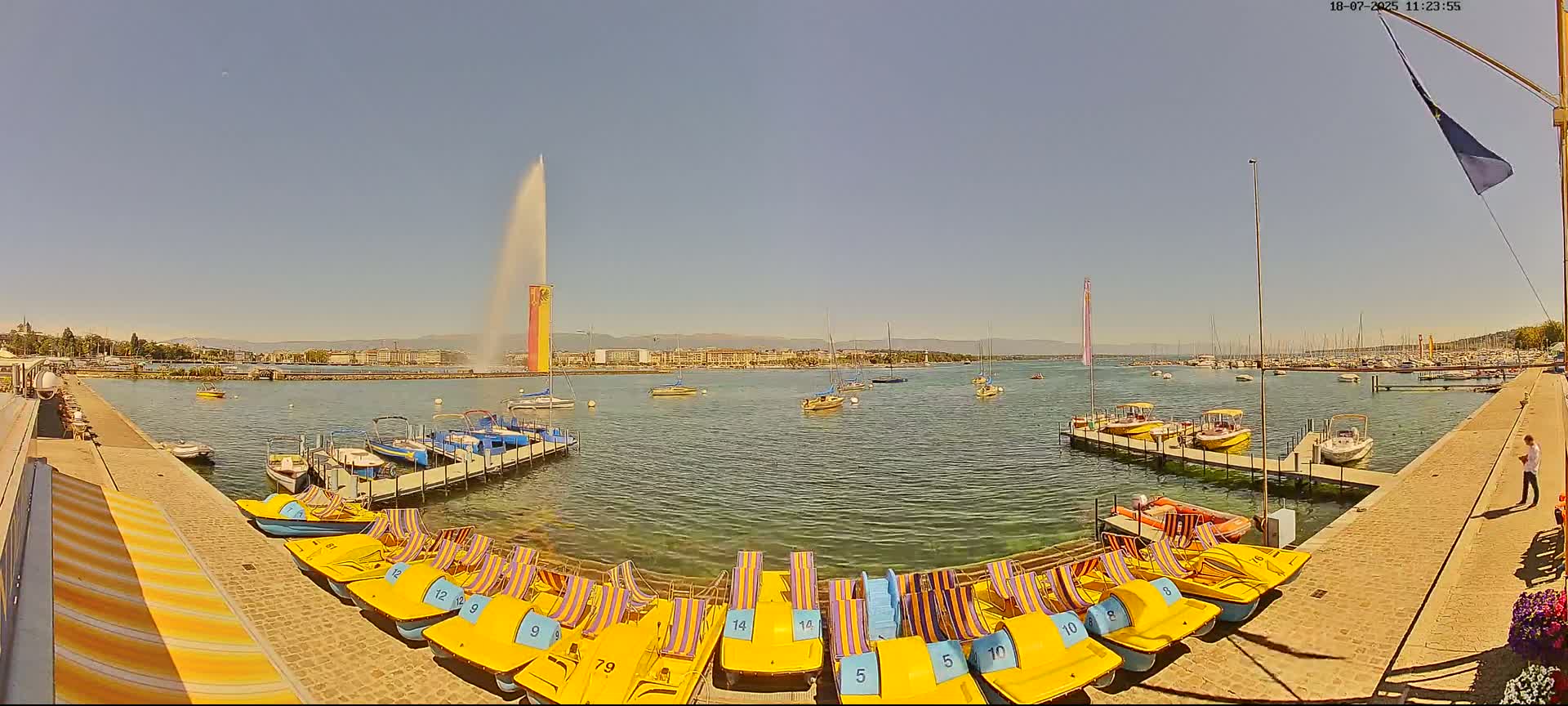 Lake Geneva & (Lac Leman) Coast & Geneve City Les Corsaires Live Cam - Eaux -Vives, Genève, Geneva, Switzerland