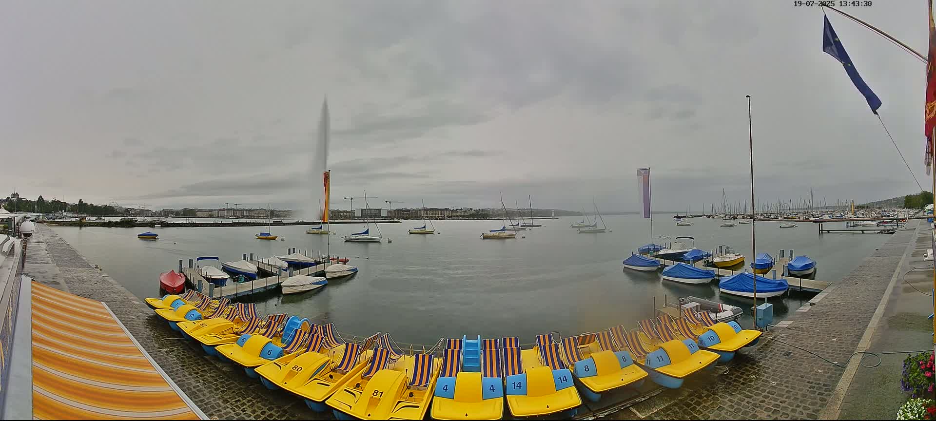 Lake Geneva & (Lac Leman) Coast & Geneve City Les Corsaires Live Cam - Eaux -Vives, Genève, Geneva, Switzerland