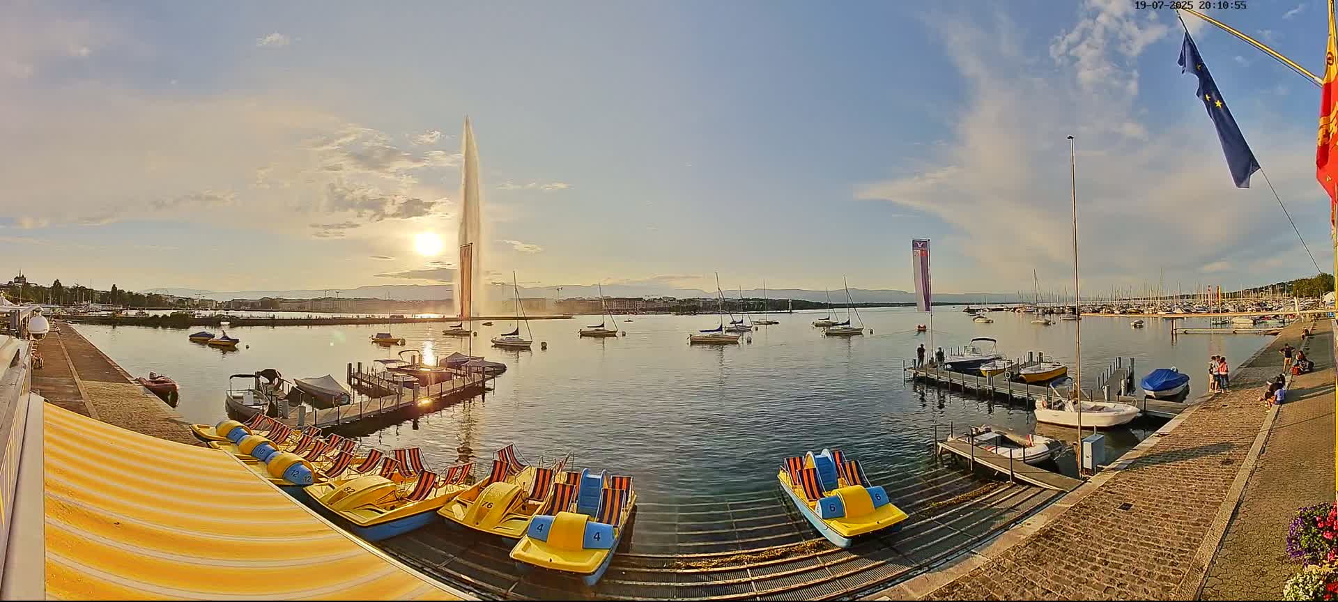 Lake Geneva & (Lac Leman) Coast & Geneve City Les Corsaires Live Cam - Eaux -Vives, Genève, Geneva, Switzerland