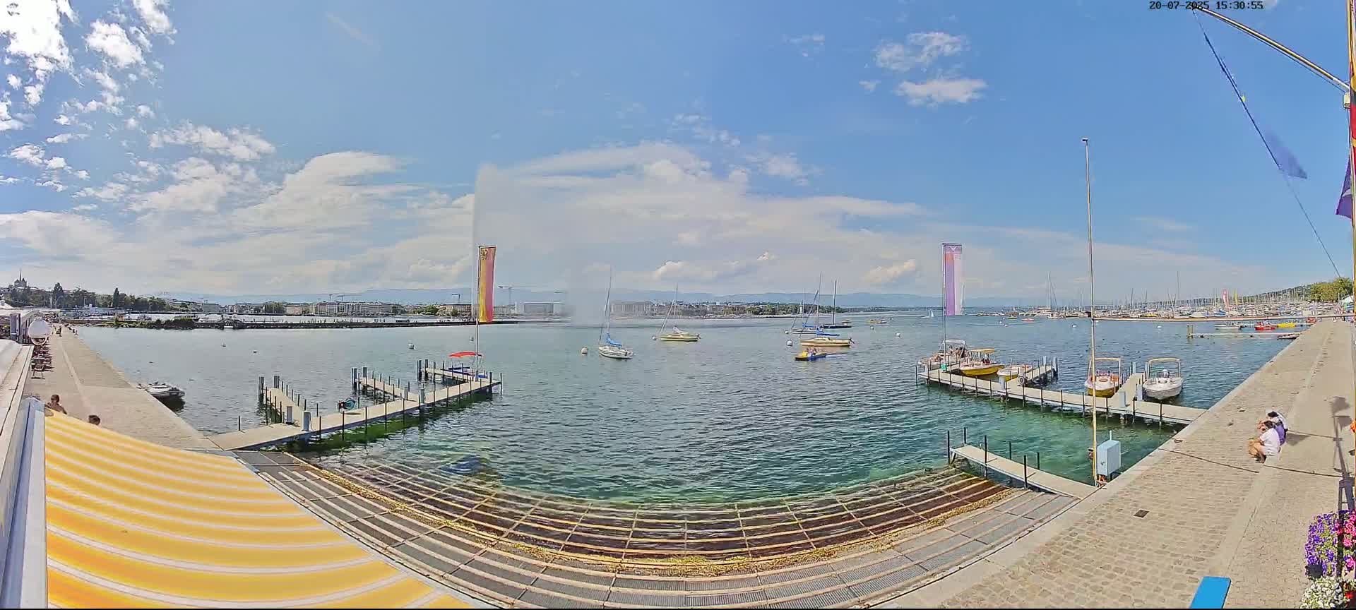 Lake Geneva & (Lac Leman) Coast & Geneve City Les Corsaires Live Cam - Eaux -Vives, Genève, Geneva, Switzerland