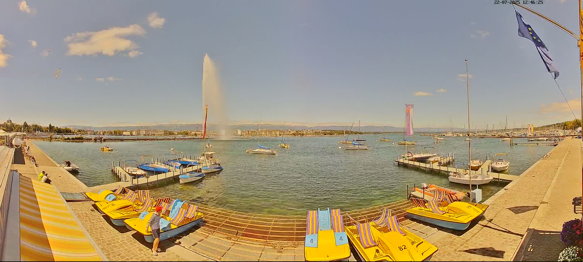 Lake Geneva & (Lac Leman) Coast & Geneve City Les Corsaires Live Cam - Eaux -Vives, Genève, Geneva, Switzerland