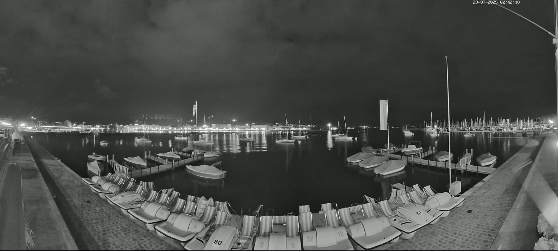 Lake Geneva & (Lac Leman) Coast & Geneve City Les Corsaires Live Cam - Eaux -Vives, Genève, Geneva, Switzerland