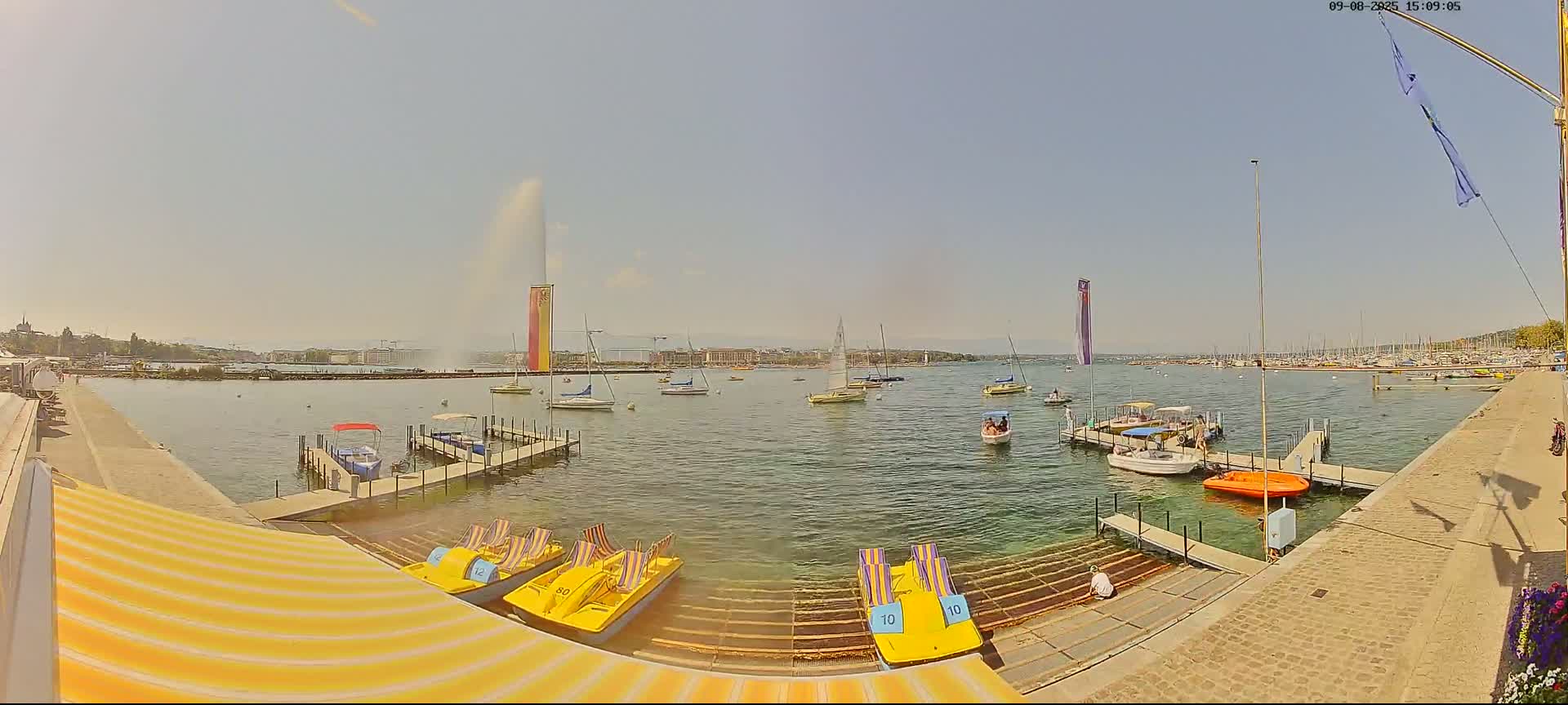 Lake Geneva & (Lac Leman) Coast & Geneve City Les Corsaires Live Cam - Eaux -Vives, Genève, Geneva, Switzerland