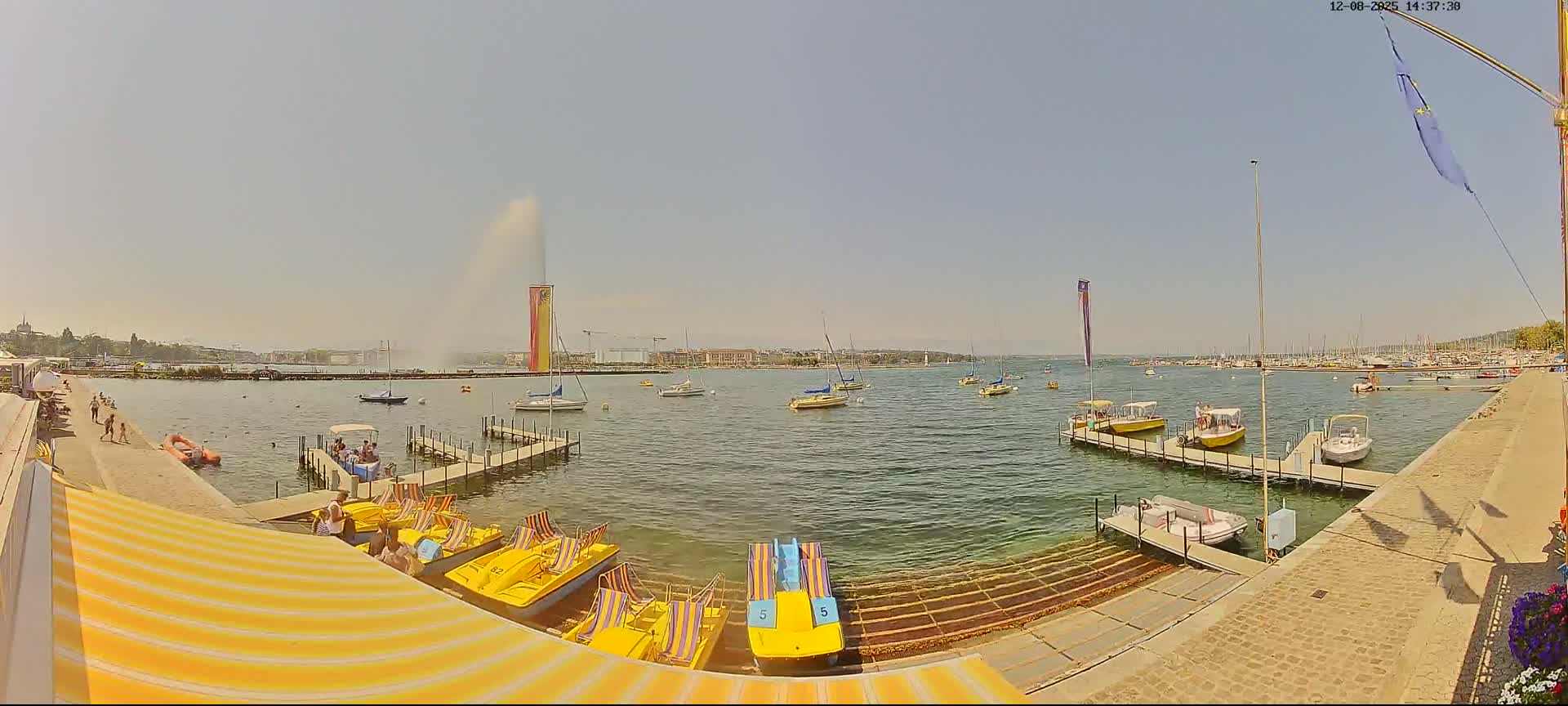 Lake Geneva & (Lac Leman) Coast & Geneve City Les Corsaires Live Cam - Eaux -Vives, Genève, Geneva, Switzerland