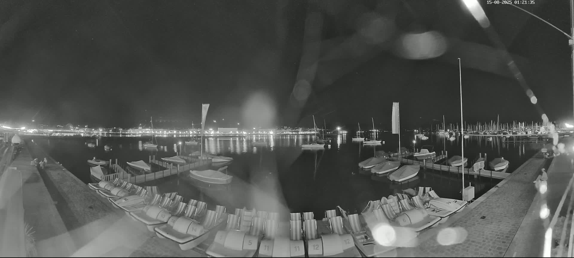 Lake Geneva & (Lac Leman) Coast & Geneve City Les Corsaires Live Cam - Eaux -Vives, Genève, Geneva, Switzerland