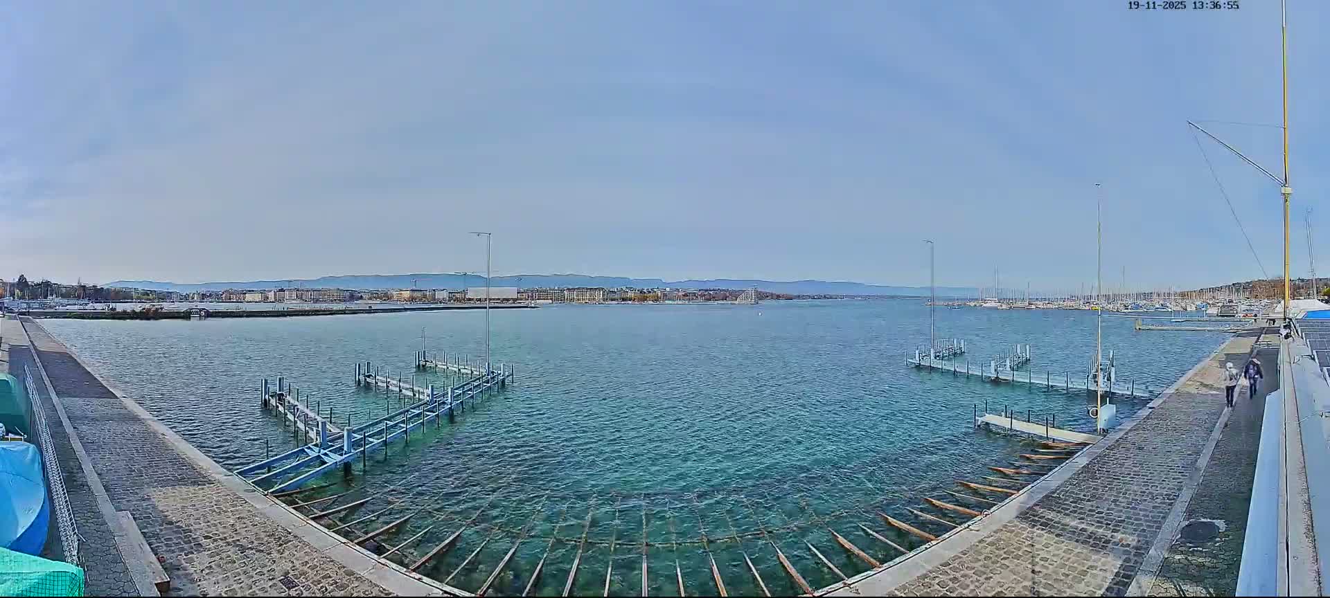Lake Geneva & (Lac Leman) Coast & Geneve City Les Corsaires Live Cam - Eaux -Vives, Genève, Geneva, Switzerland