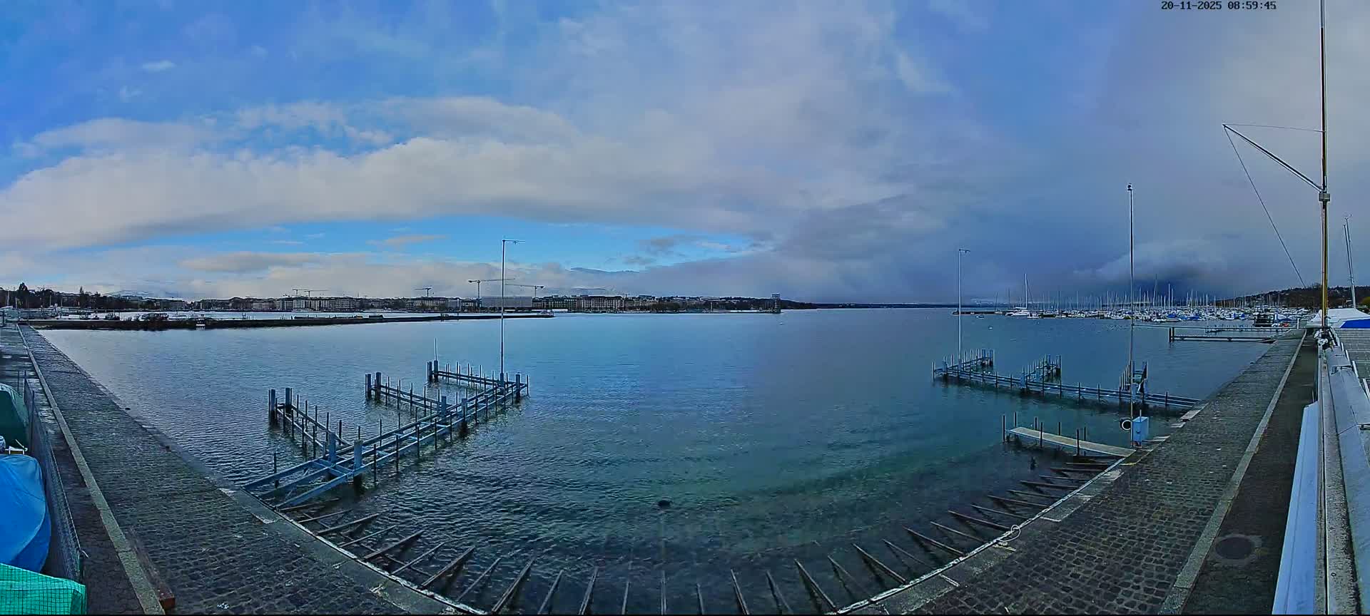 Lake Geneva & (Lac Leman) Coast & Geneve City Les Corsaires Live Cam - Eaux -Vives, Genève, Geneva, Switzerland