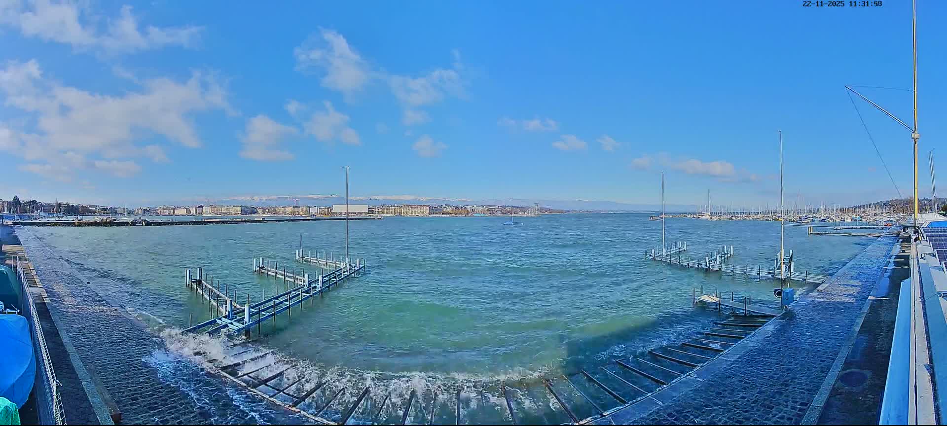 Lake Geneva & (Lac Leman) Coast & Geneve City Les Corsaires Live Cam - Eaux -Vives, Genève, Geneva, Switzerland