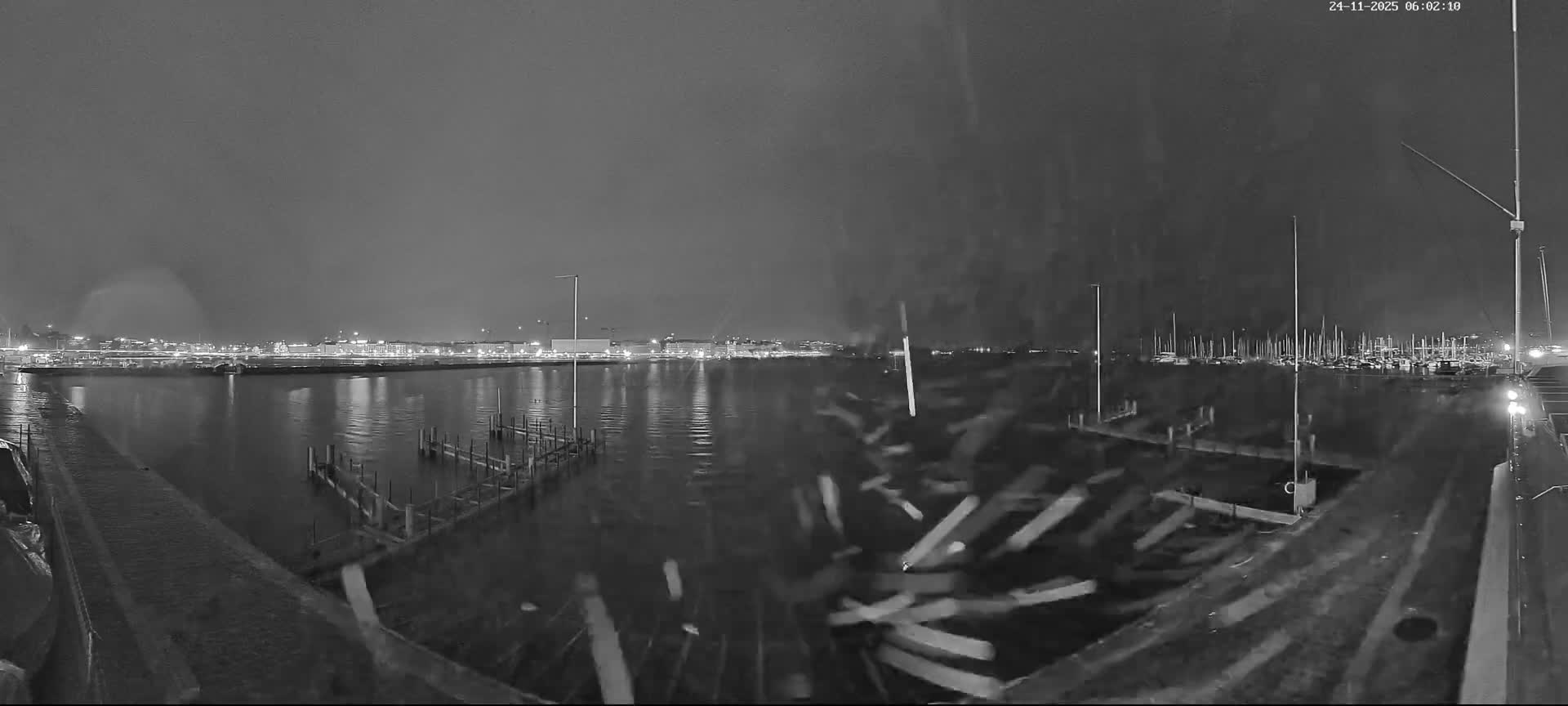 Lake Geneva & (Lac Leman) Coast & Geneve City Les Corsaires Live Cam - Eaux -Vives, Genève, Geneva, Switzerland