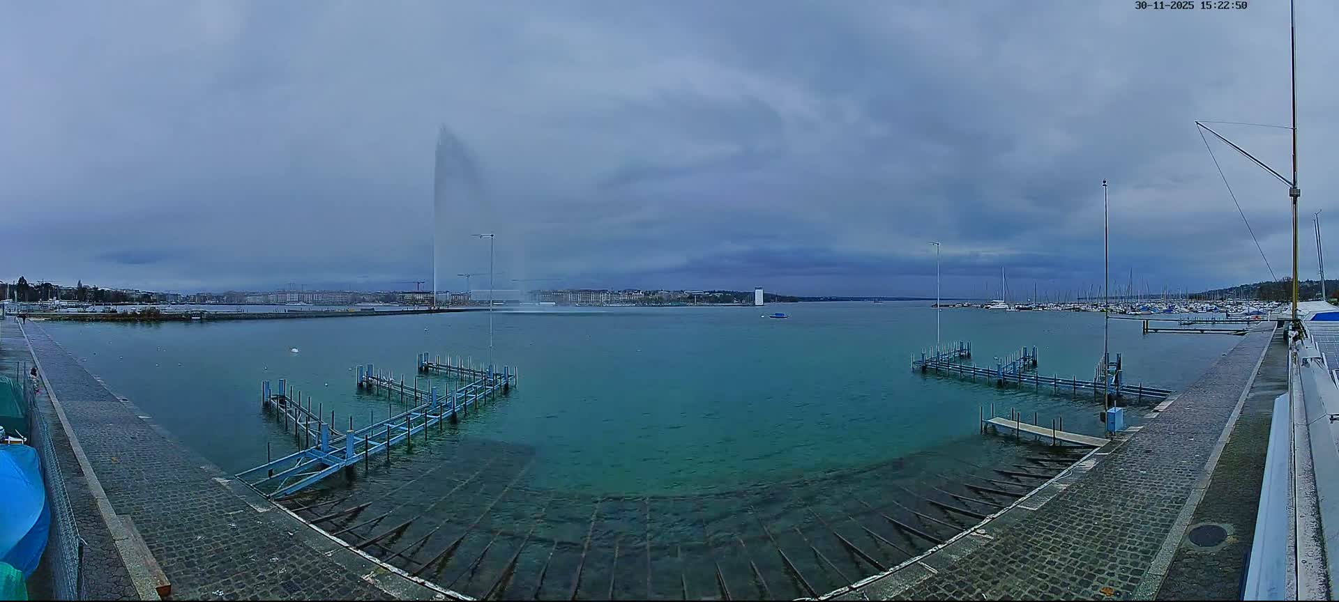 Lake Geneva & (Lac Leman) Coast & Geneve City Les Corsaires Live Cam - Eaux -Vives, Genève, Geneva, Switzerland