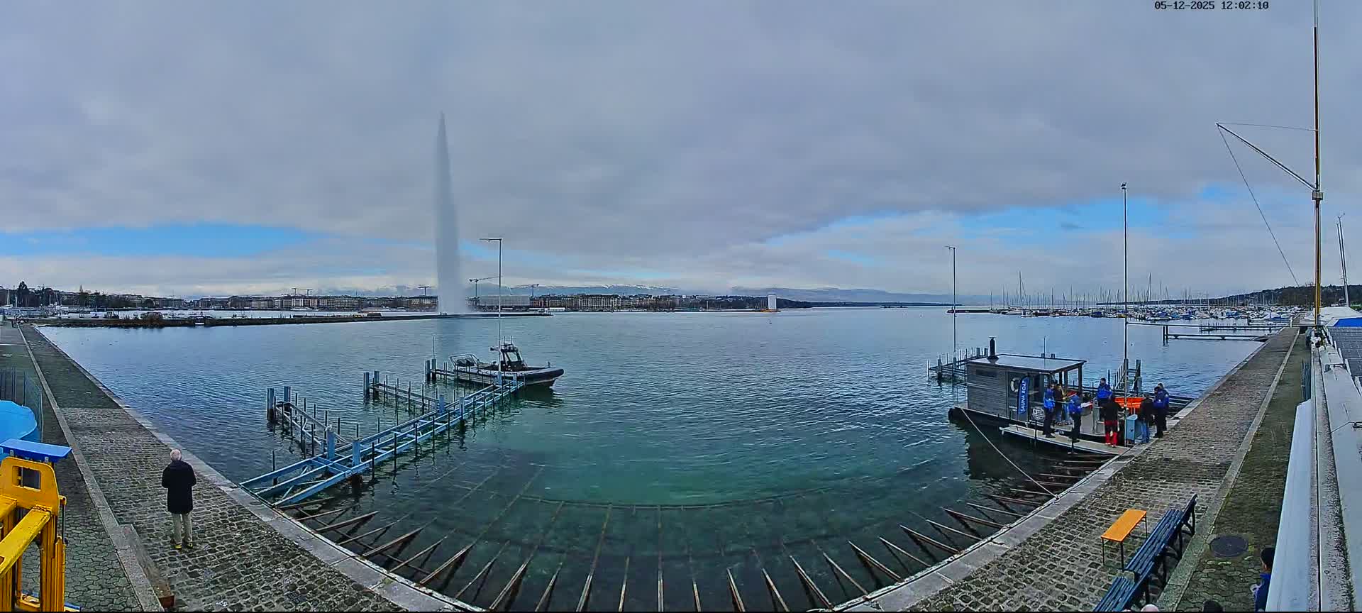 Lake Geneva & (Lac Leman) Coast & Geneve City Les Corsaires Live Cam - Eaux -Vives, Genève, Geneva, Switzerland