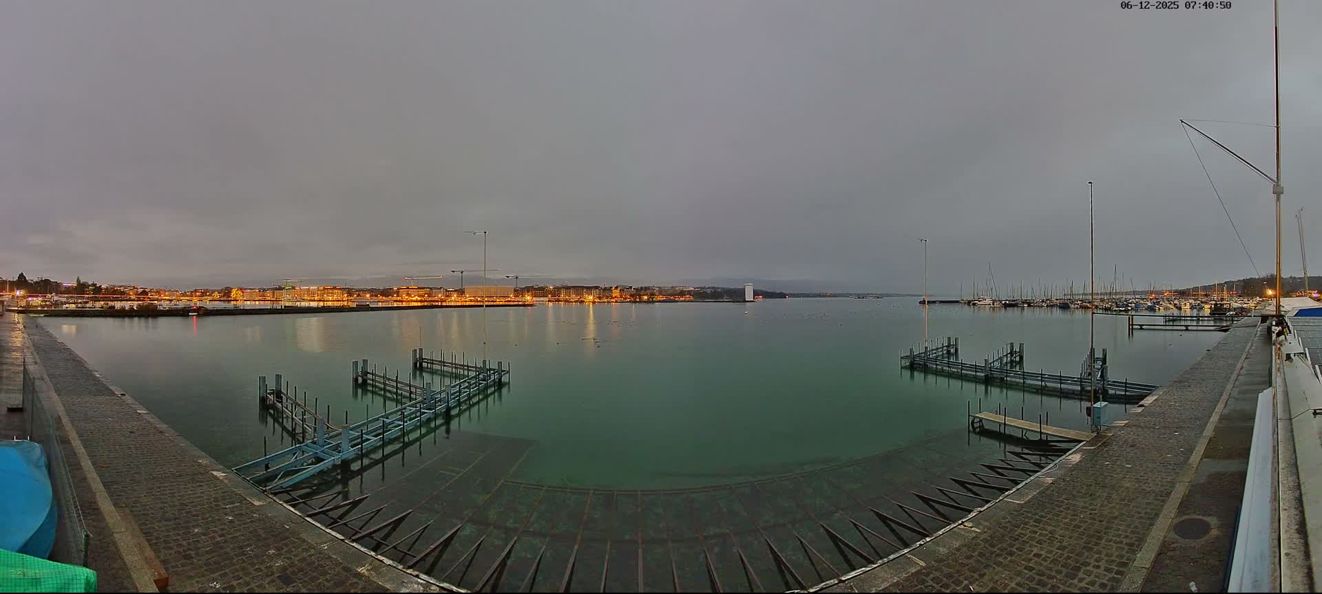 Lake Geneva & (Lac Leman) Coast & Geneve City Les Corsaires Live Cam - Eaux -Vives, Genève, Geneva, Switzerland