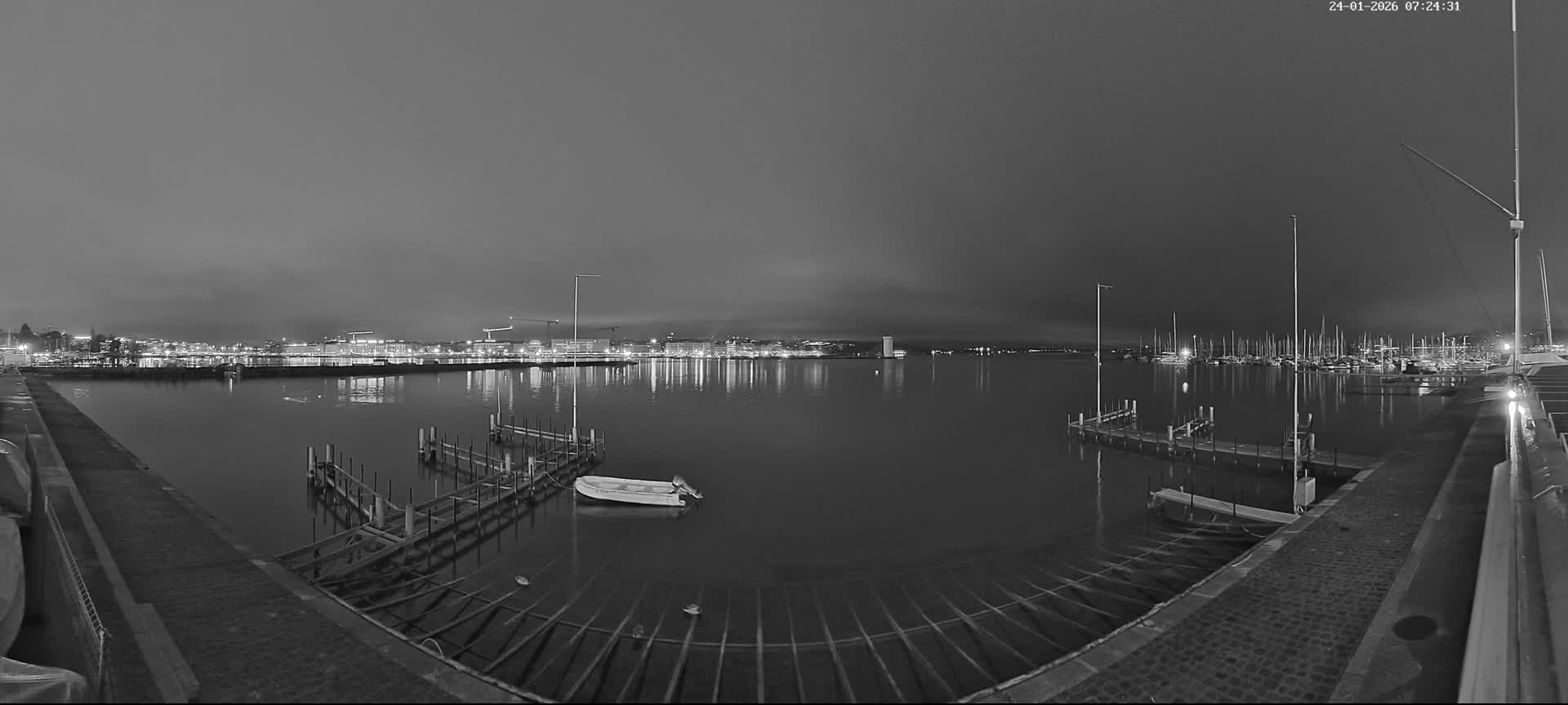 Lake Geneva & (Lac Leman) Coast & Geneve City Les Corsaires Live Cam - Eaux -Vives, Genève, Geneva, Switzerland