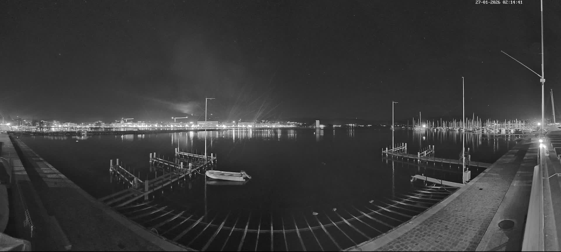 Lake Geneva & (Lac Leman) Coast & Geneve City Les Corsaires Live Cam - Eaux -Vives, Genève, Geneva, Switzerland