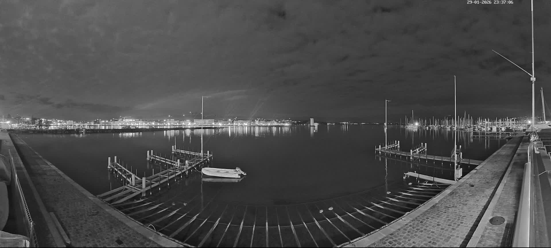 Lake Geneva & (Lac Leman) Coast & Geneve City Les Corsaires Live Cam - Eaux -Vives, Genève, Geneva, Switzerland