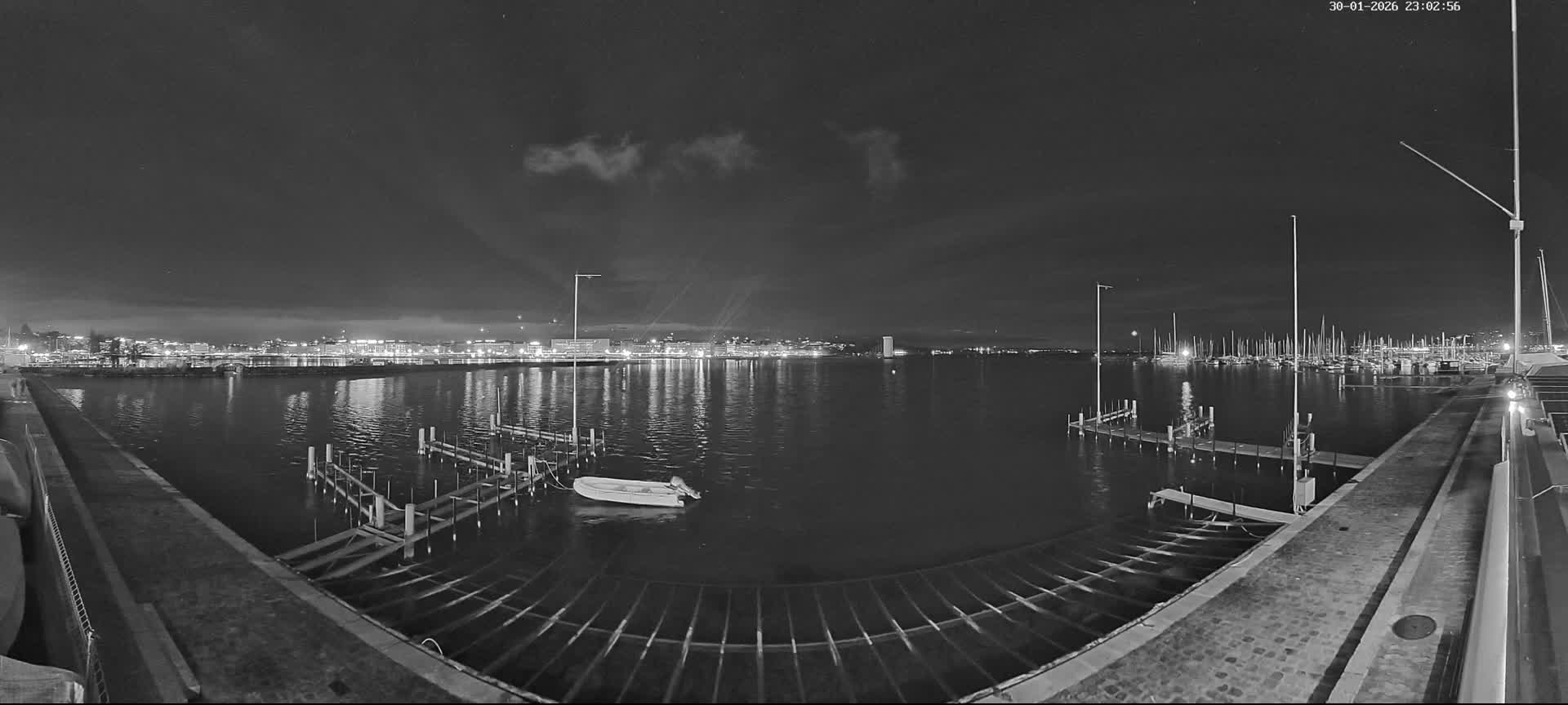 Lake Geneva & (Lac Leman) Coast & Geneve City Les Corsaires Live Cam - Eaux -Vives, Genève, Geneva, Switzerland