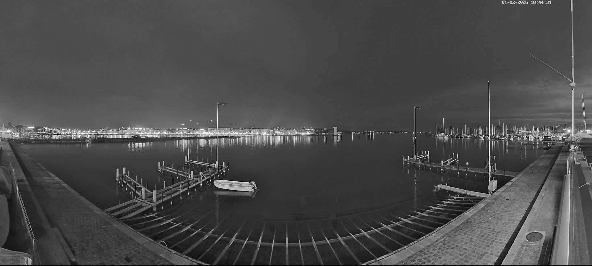 Lake Geneva & (Lac Leman) Coast & Geneve City Les Corsaires Live Cam - Eaux -Vives, Genève, Geneva, Switzerland