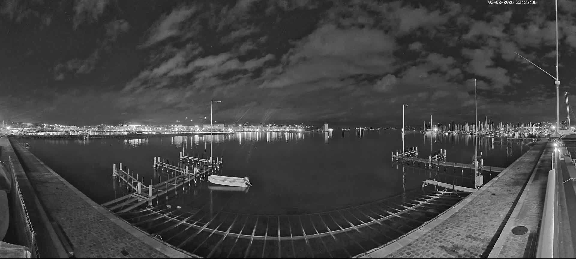 Lake Geneva & (Lac Leman) Coast & Geneve City Les Corsaires Live Cam - Eaux -Vives, Genève, Geneva, Switzerland