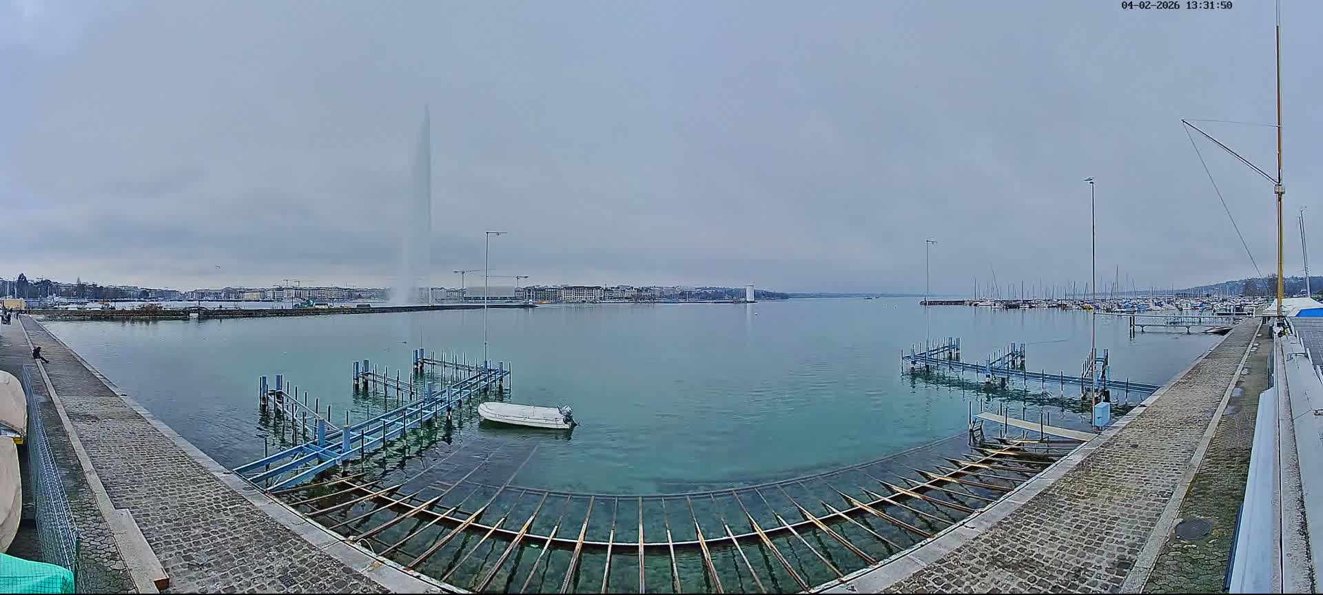 Lake Geneva & (Lac Leman) Coast & Geneve City Les Corsaires Live Cam - Eaux -Vives, Genève, Geneva, Switzerland