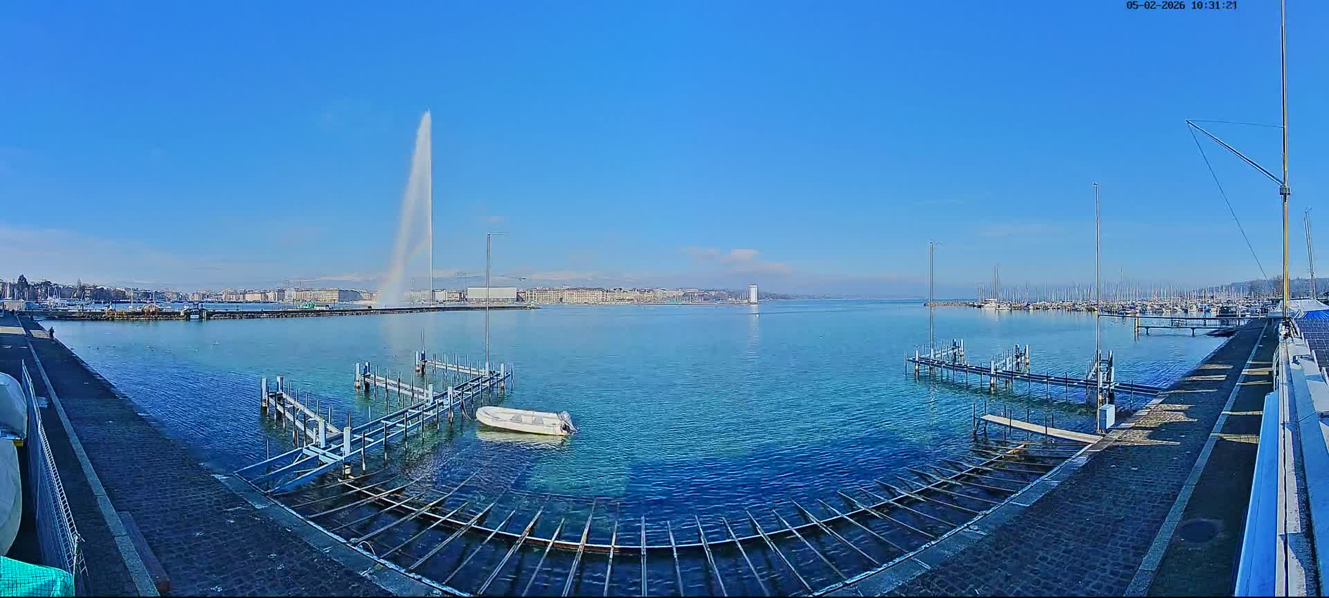 Lake Geneva & (Lac Leman) Coast & Geneve City Les Corsaires Live Cam - Eaux -Vives, Genève, Geneva, Switzerland
