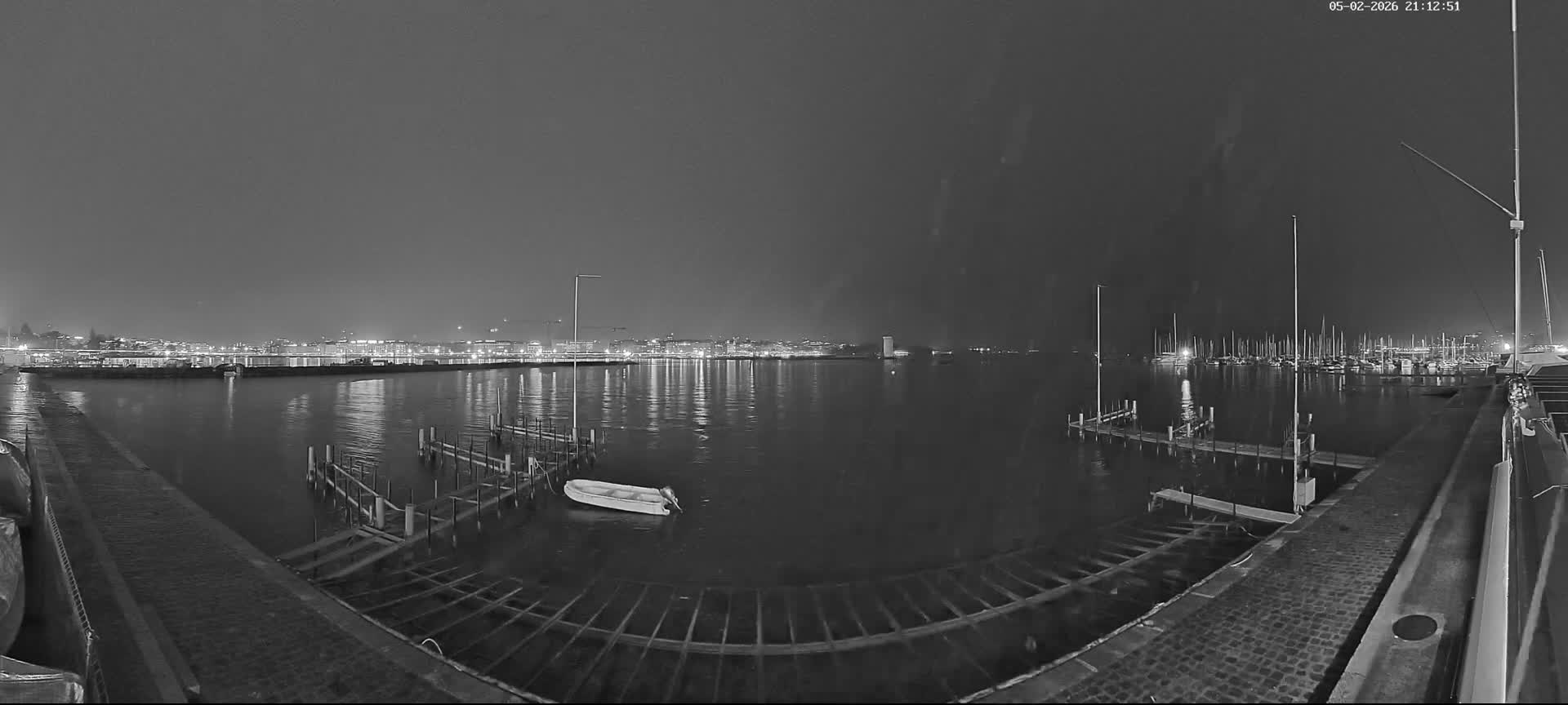 Lake Geneva & (Lac Leman) Coast & Geneve City Les Corsaires Live Cam - Eaux -Vives, Genève, Geneva, Switzerland
