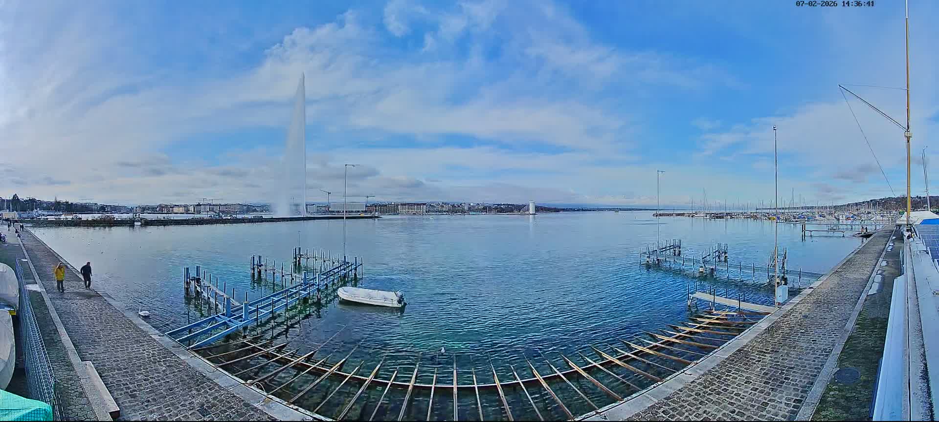 Lake Geneva & (Lac Leman) Coast & Geneve City Les Corsaires Live Cam - Eaux -Vives, Genève, Geneva, Switzerland