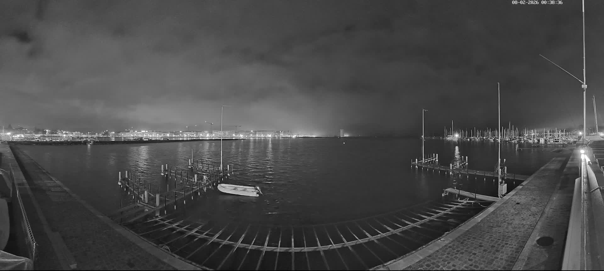Lake Geneva & (Lac Leman) Coast & Geneve City Les Corsaires Live Cam - Eaux -Vives, Genève, Geneva, Switzerland