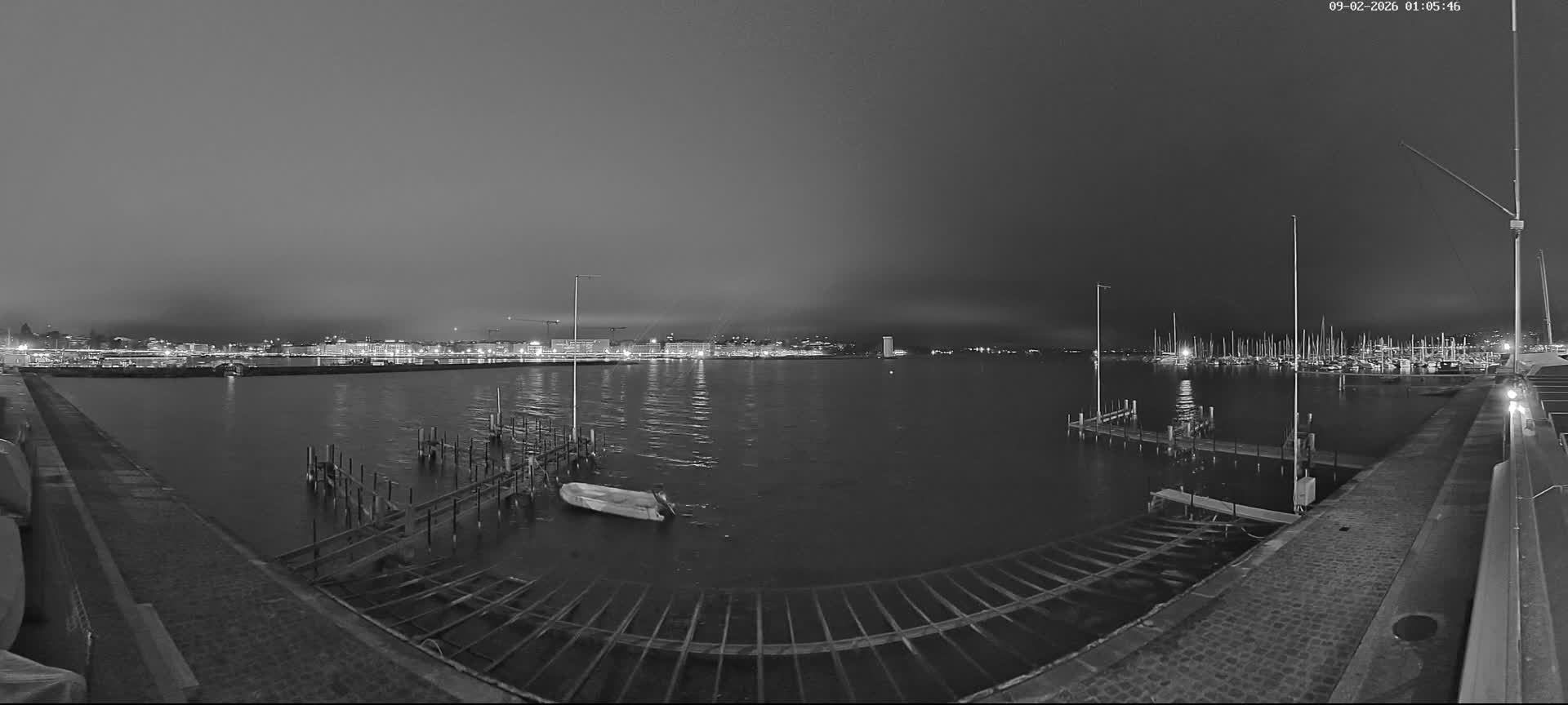 Lake Geneva & (Lac Leman) Coast & Geneve City Les Corsaires Live Cam - Eaux -Vives, Genève, Geneva, Switzerland