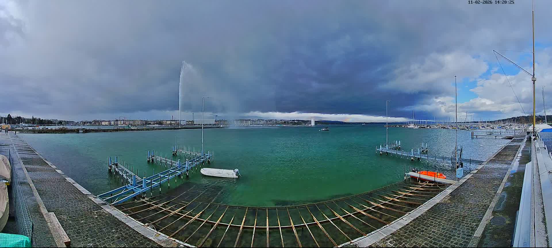 Lake Geneva & (Lac Leman) Coast & Geneve City Les Corsaires Live Cam - Eaux -Vives, Genève, Geneva, Switzerland