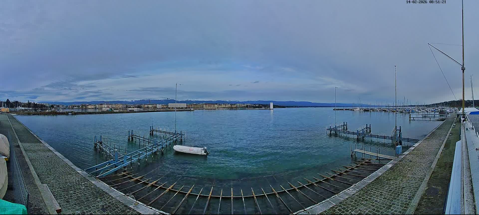 Lake Geneva & (Lac Leman) Coast & Geneve City Les Corsaires Live Cam - Eaux -Vives, Genève, Geneva, Switzerland