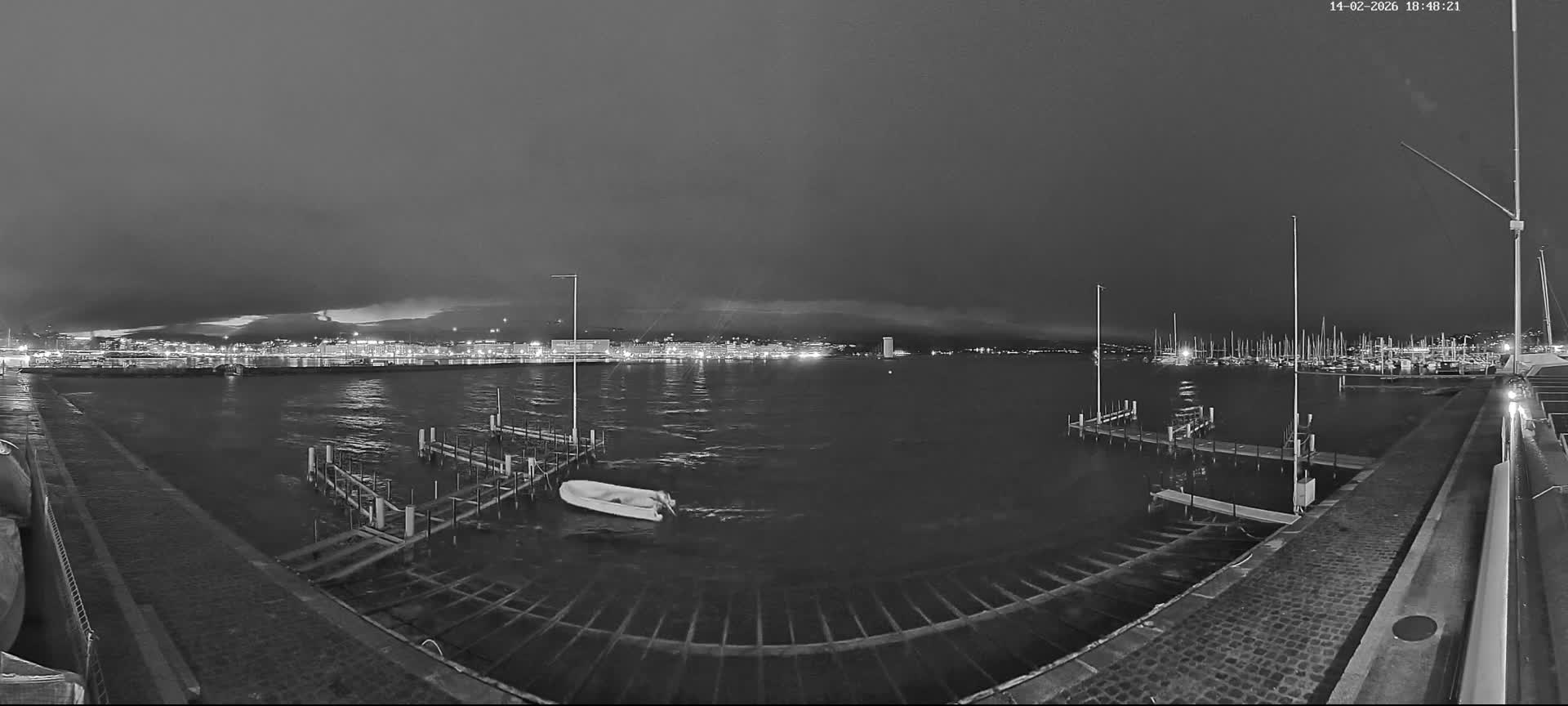 Lake Geneva & (Lac Leman) Coast & Geneve City Les Corsaires Live Cam - Eaux -Vives, Genève, Geneva, Switzerland