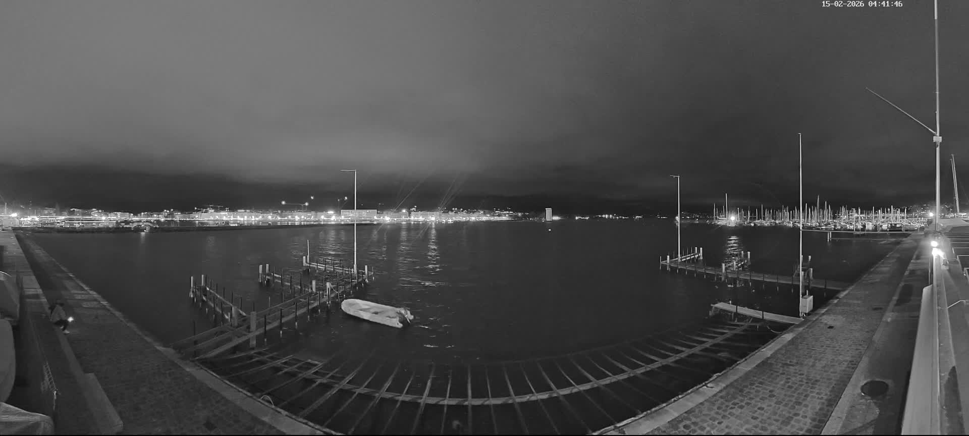 Lake Geneva & (Lac Leman) Coast & Geneve City Les Corsaires Live Cam - Eaux -Vives, Genève, Geneva, Switzerland