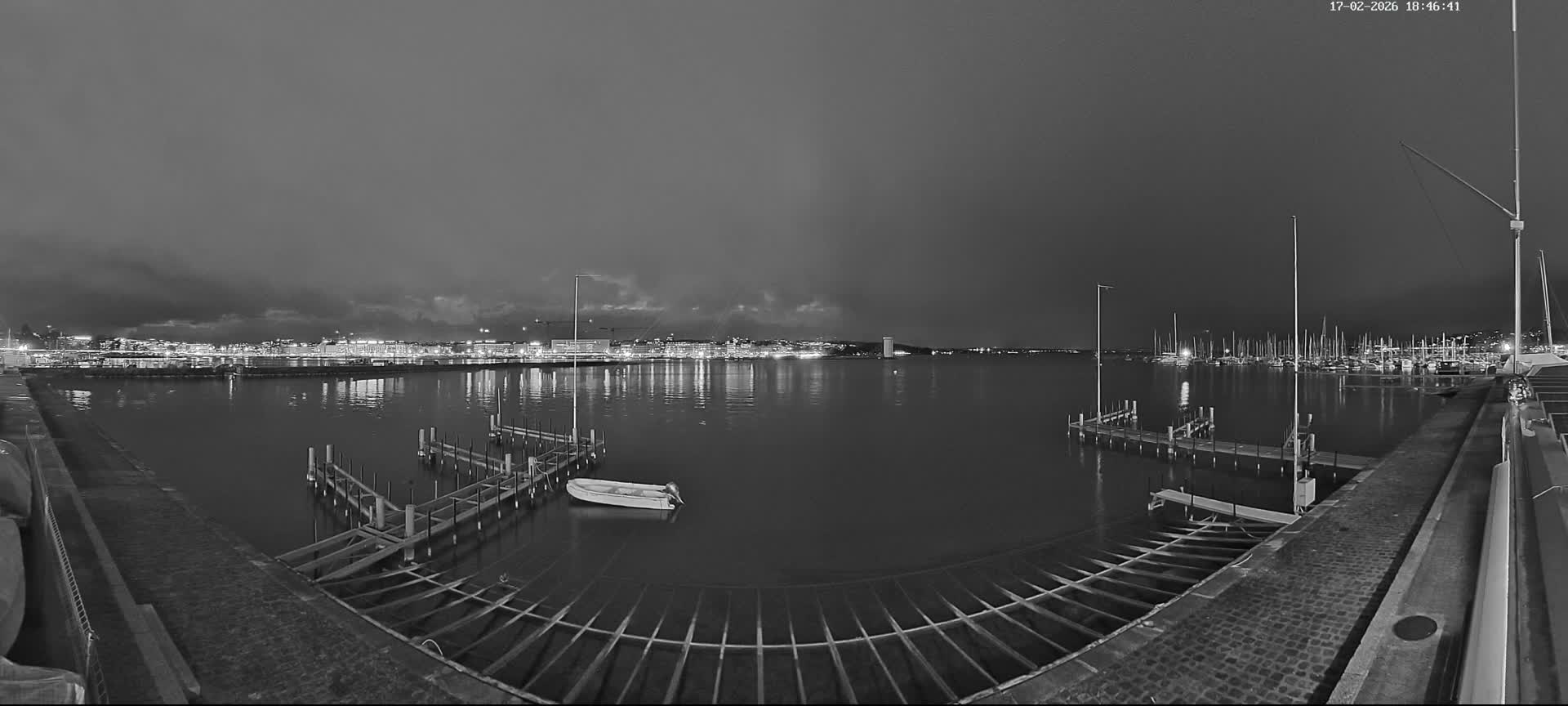 Lake Geneva & (Lac Leman) Coast & Geneve City Les Corsaires Live Cam - Eaux -Vives, Genève, Geneva, Switzerland
