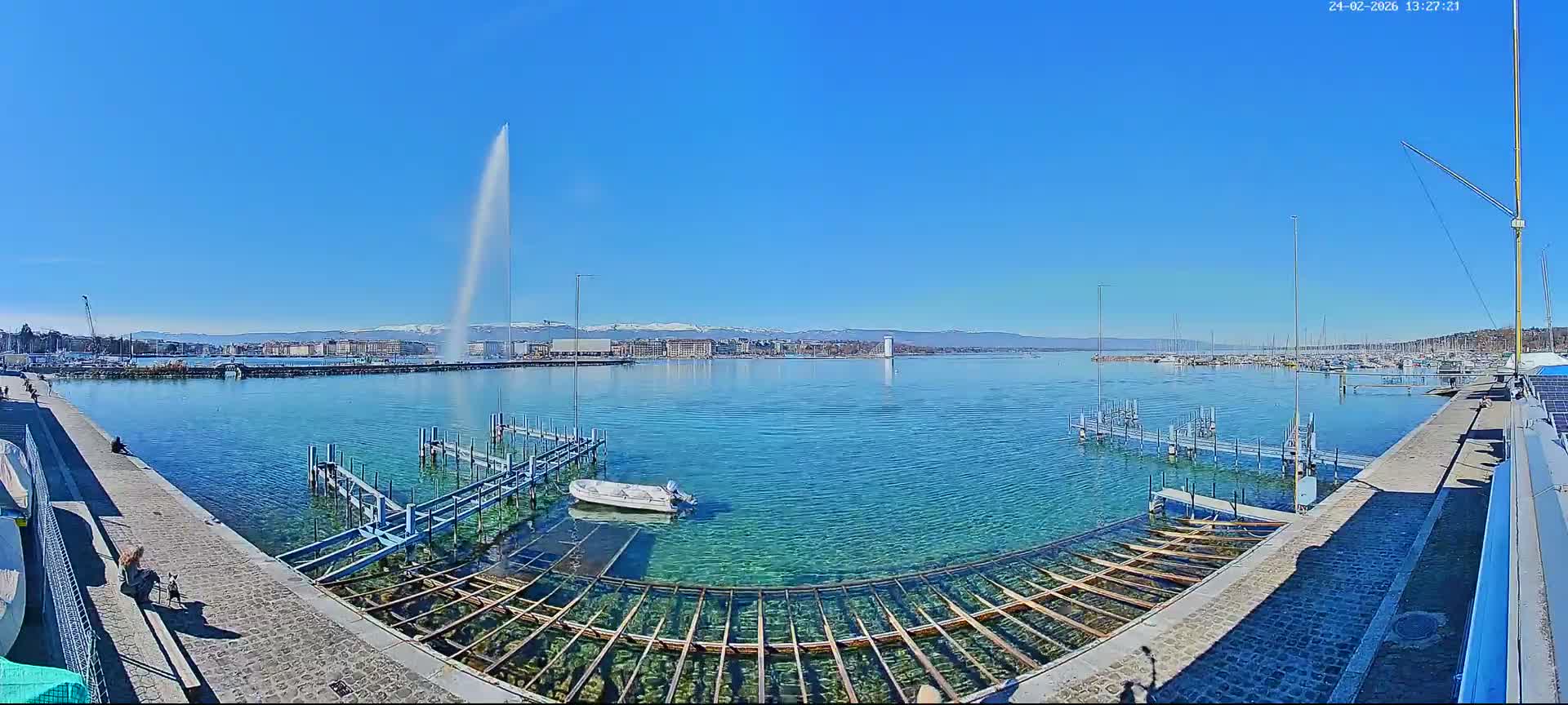 Lake Geneva & (Lac Leman) Coast & Geneve City Les Corsaires Live Cam - Eaux -Vives, Genève, Geneva, Switzerland