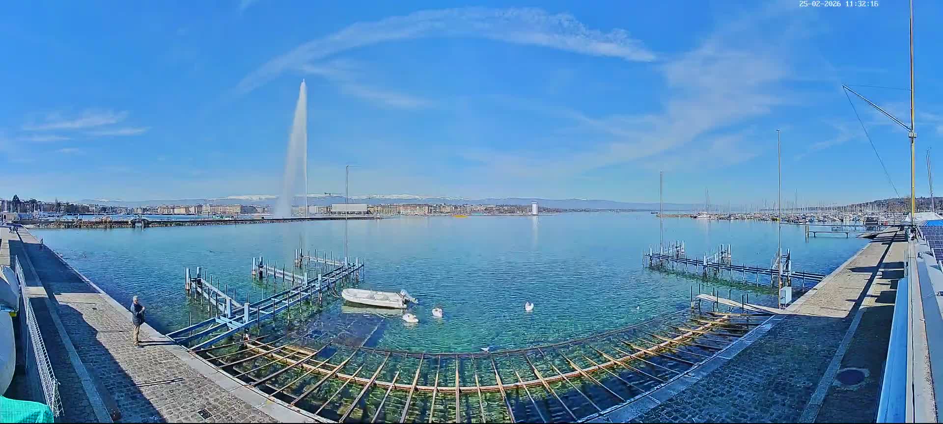 Lake Geneva & (Lac Leman) Coast & Geneve City Les Corsaires Live Cam - Eaux -Vives, Genève, Geneva, Switzerland