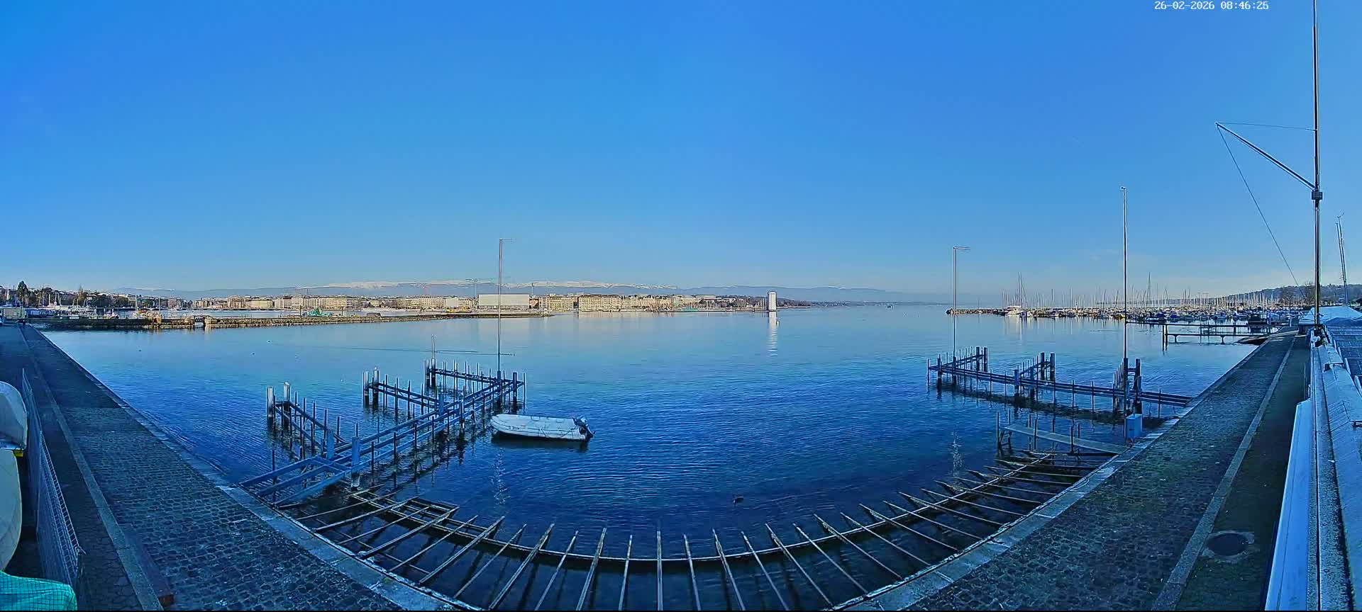 Lake Geneva & (Lac Leman) Coast & Geneve City Les Corsaires Live Cam - Eaux -Vives, Genève, Geneva, Switzerland